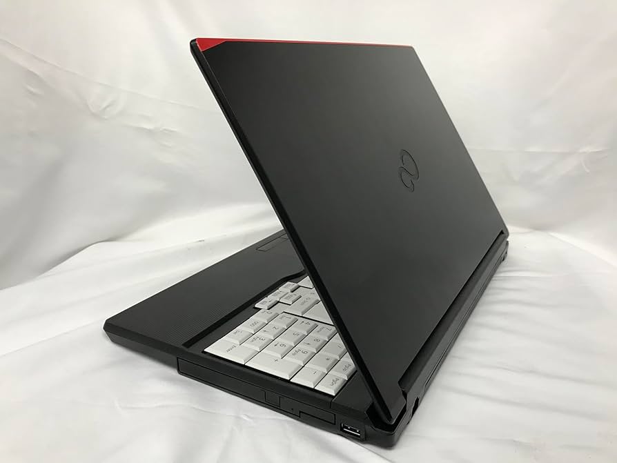 美品 富士通 LIFEBOOK A579/A LIFEBOOK A579/C(CPU： Core i5 8265U 1.6GHz/メモリ：8GB/新品